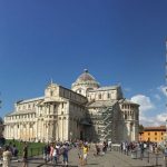Gesamtansicht des Platzes der Wunder in Pisa