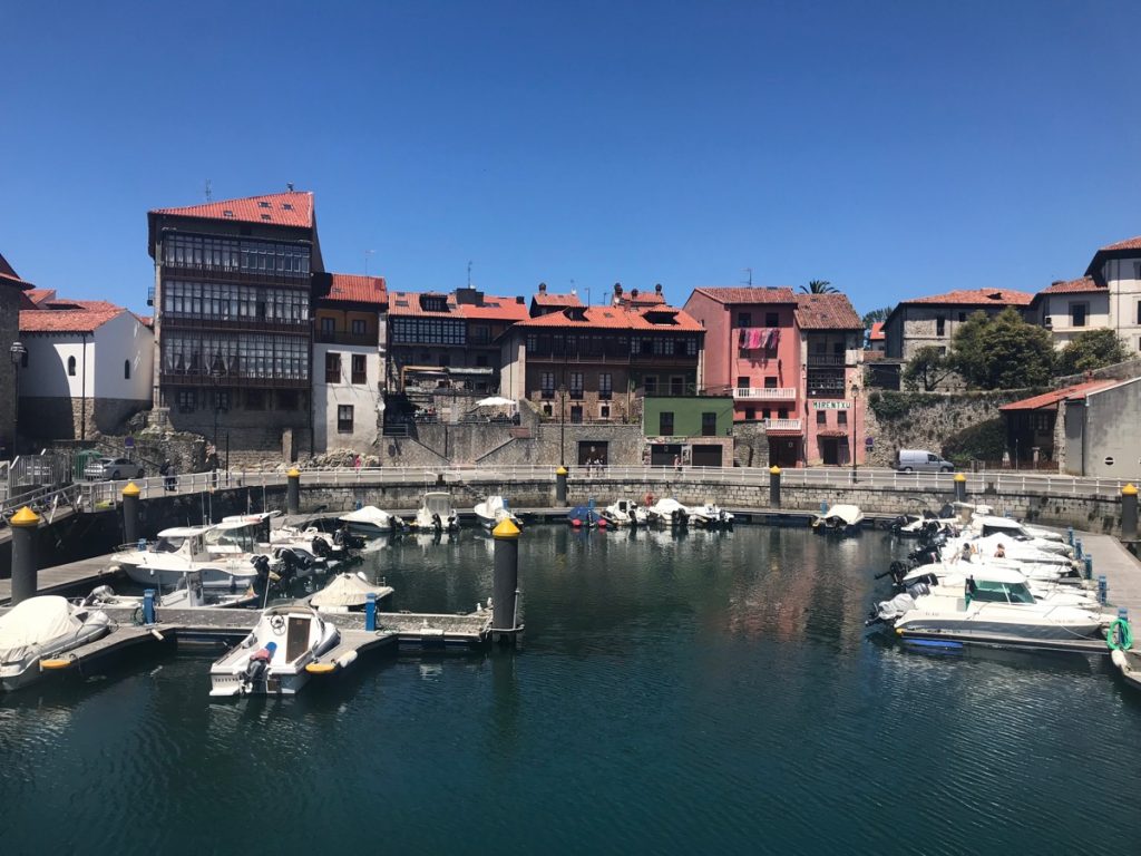 Llanes